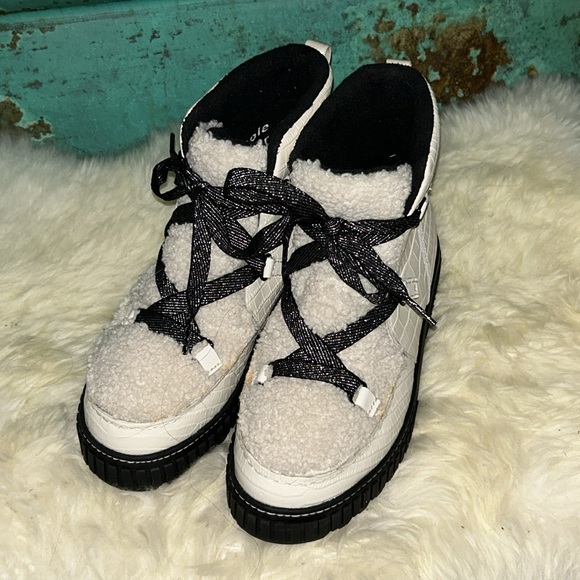 NEW SOREL Ona Ave™ Alpine Waterproof Boots-SAMPLE - Picture 5 of 11